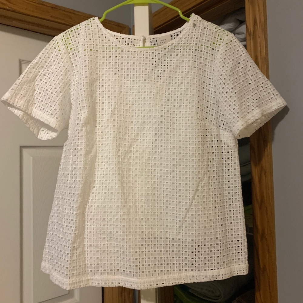 White shirt sleeve blouse